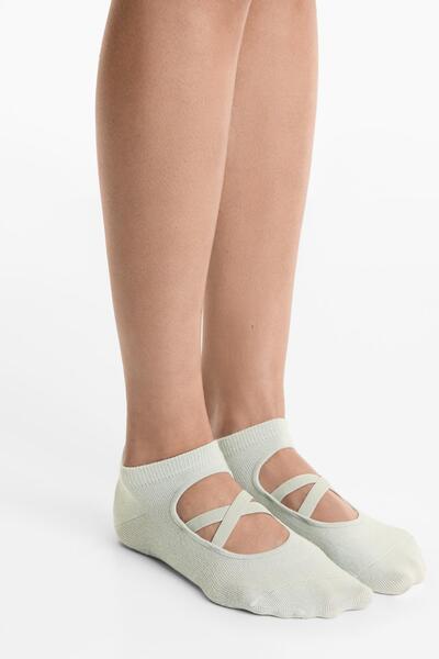 Oysho 2 pairs of cotton blend yoga and Pilates socks with crossover straps