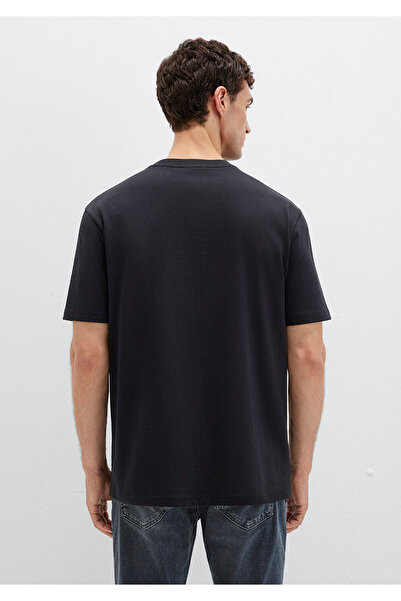 Mavi Schwarzes Basic-T-Shirt mit lockerer Passform / lockerer, entspannter Passform 0611596 -900