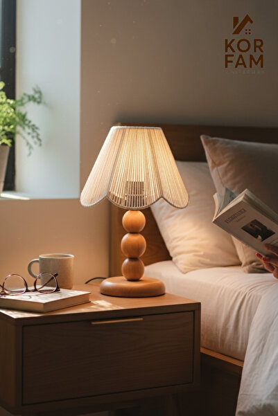 KorFam عاكس الضوء روزاليندا - عاكس الضوء الريفي المصنوع يدويًا على شكل زهرة بوهيمية مع قاعدة خشبية بيضاء