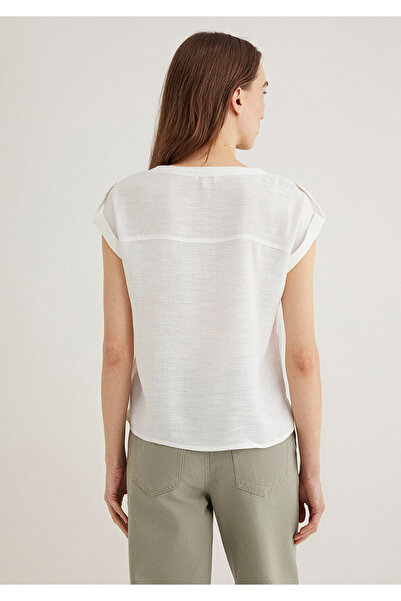 Mavi Bluză albă cu decolteu în V 122504-30701