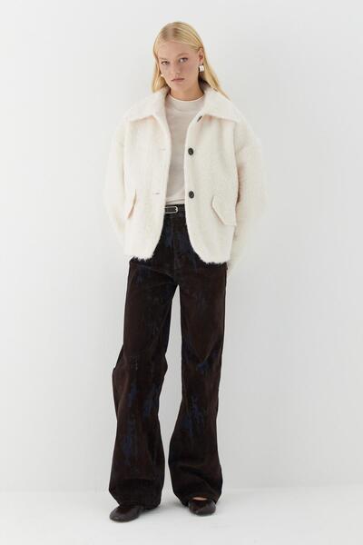 MARKALİSTE Κρέμα με βελούδινο παλτό με κουμπιά