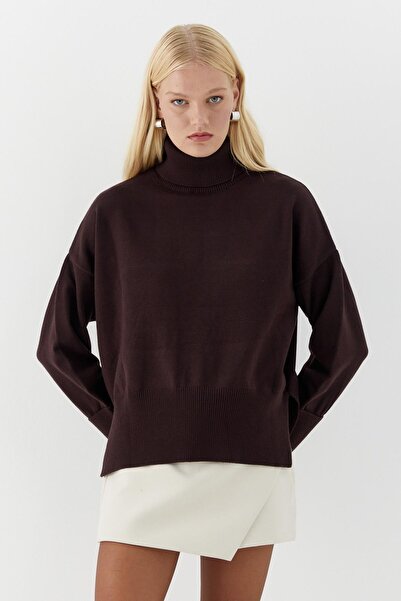 MARKALİSTE Βασικό πλεκτό πουλόβερ με ψηλό λαιμό καφέ