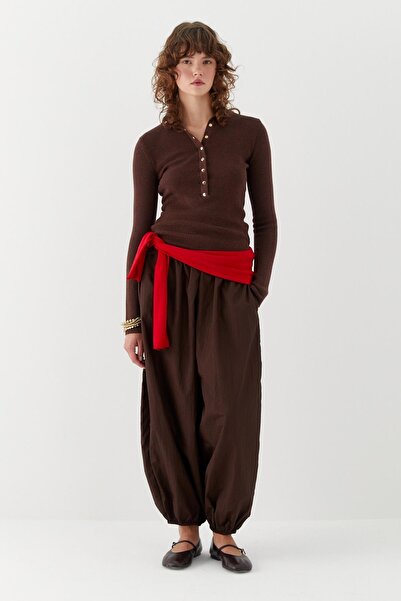 MARKALİSTE Snap-Buttoned High-Neck Sweater Brown