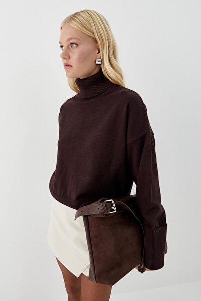 MARKALİSTE Βασικό πλεκτό πουλόβερ με ψηλό λαιμό καφέ