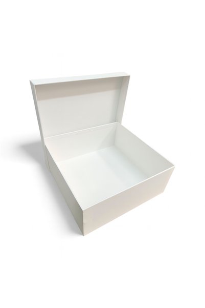 PAZARAKOŞ hediye kutusu beyaz ve beyaz kurdeleli büyük boy 16,5*30*38 cm
