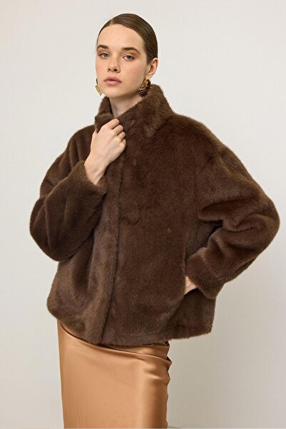 Olcay سترة هاكم ياكا الحصرية ذات المظهر الفروي باللون البني 1005