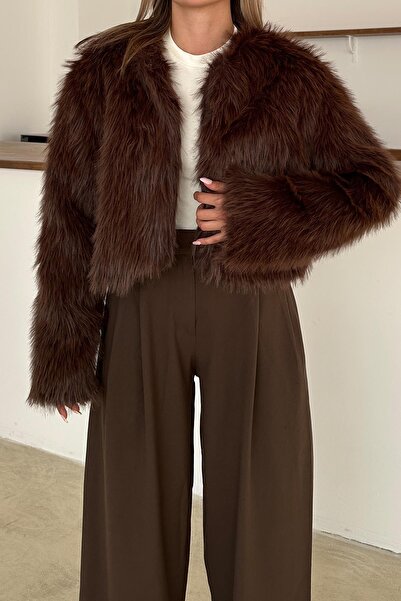 Olcay Krátká bunda z umělé kožešiny s výstřihem do O HNĚDÁ 1014