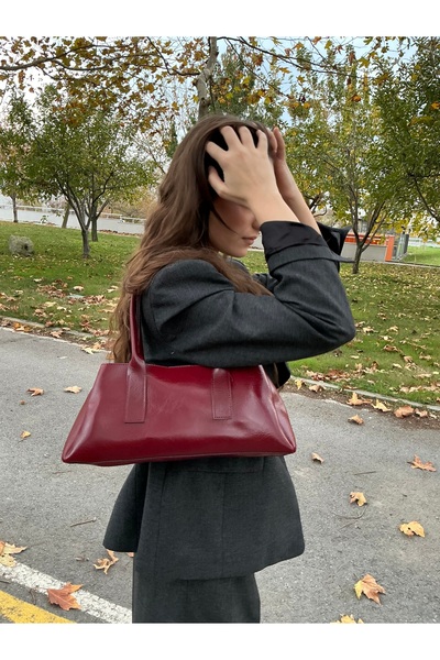 yako حقيبة كتف نسائية من الجلد الصناعي من مابل مع بطانة داخلية وسحاب وثلاثة أ...