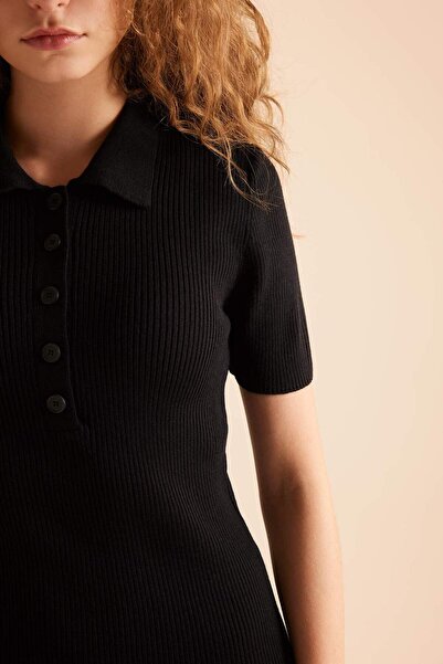DeFacto Kurzärmliges Midi-Strickkleid mit Polokragen und Schlitz D4914axns