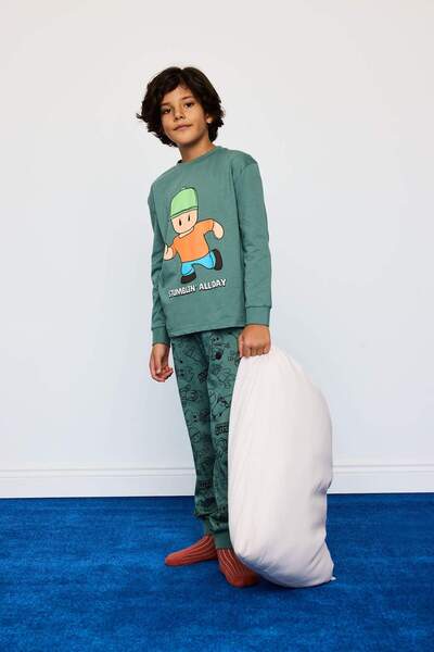 DeFacto Stumble Guys-Pyjama-Set für Jungen, langärmliges Oberteil, langer Unterteil, F5176A825AU