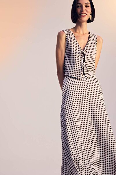 DeFacto Βαμβακερή αμάνικη μπλούζα με καρό σχέδιο με λαιμόκοψη σε σχήμα V F3202AX25SM