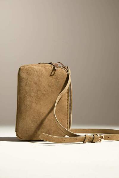 DeFacto Damen-Umhängetasche aus Wildleder F5440AXNS