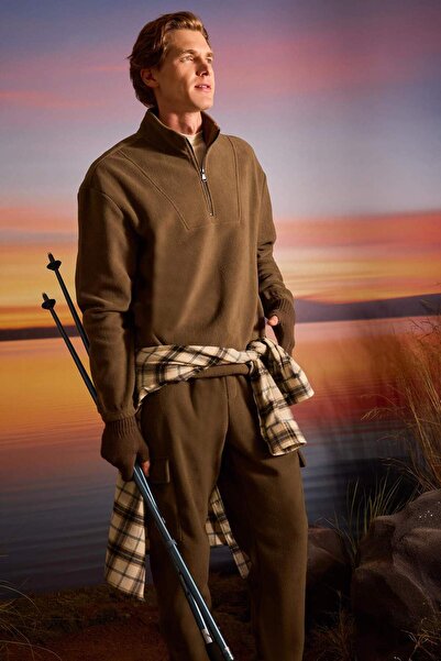 DeFacto Boxy Fit High Neck Half Zip Fleece Sweatshirt E8632Ax25Wn