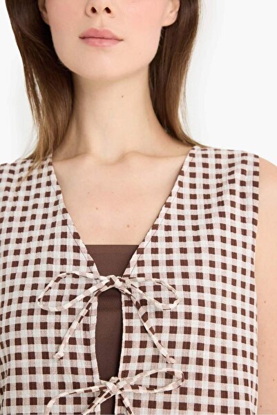 DeFacto Βαμβακερή αμάνικη μπλούζα με καρό σχέδιο με λαιμόκοψη σε σχήμα V F3202AX25SM