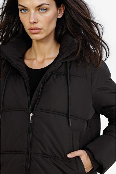 DeFacto Regulär geschnittener, aufblasbarer Mantel mit Kapuze und Reißverschluss F1944AX25WN