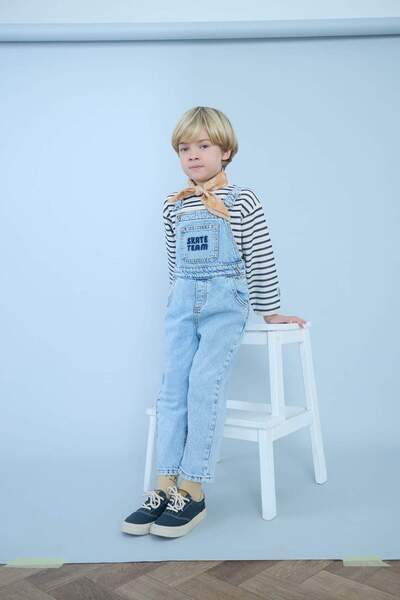 DeFacto Salopetă din blugi imprimată cu autocolant pentru bebeluși F3781A525AU