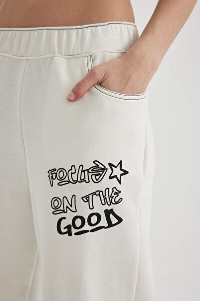 DeFacto Smileyworld verstellbare elastische Jeans mit weitem Bein und Taschen – C5510ax24sp