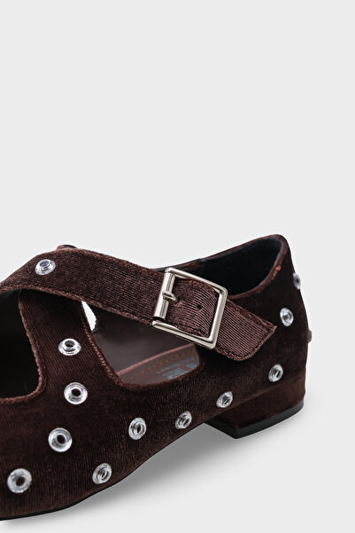 Capone Outfitters Γυναικείες μπαλαρίνες Janeta Velvet με μπουτάκια και σταυρωτά λουράκια