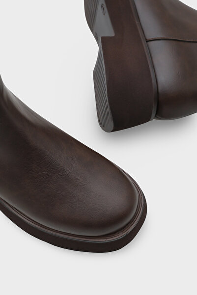 Capone Outfitters Γυναικείες μπότες Darla με στρογγυλή μύτη με φερμουάρ στο πλάι Trak Sole