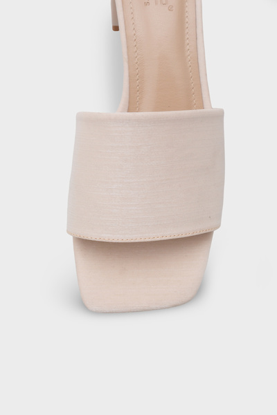 Capone Outfitters Cathleen Blunt Toe Mid-Heeled Satin Women's Slippers