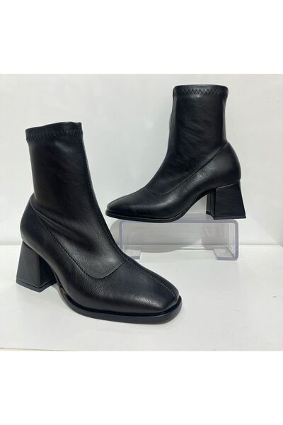 Çavuşoğluayakkabı Kadın Siyah Küt Burun Kalın Topuklu Streç Bot