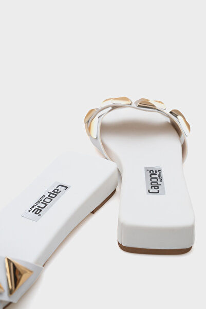 Capone Outfitters Papuci de damă confortabili cu toc scurt Manon cu vârf tocit și accesorii metalice