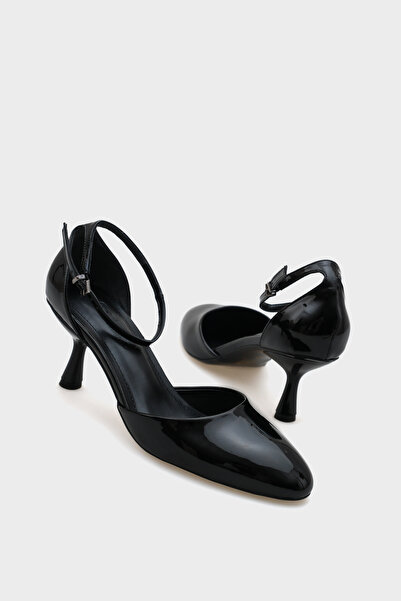 Capone Outfitters Renata Round Toe Medium Heeled Ankle Strap Women's Shoes