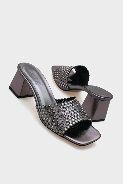 Capone Outfitters Γυναικείες παντόφλες Lora με μεσαίο τακούνι Blunt Toe Stone