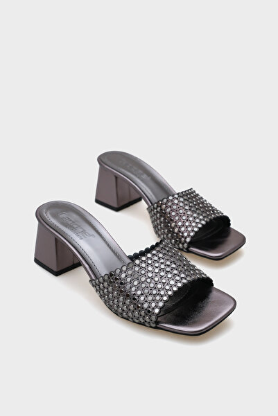 Capone Outfitters Γυναικείες παντόφλες Lora με μεσαίο τακούνι Blunt Toe Stone