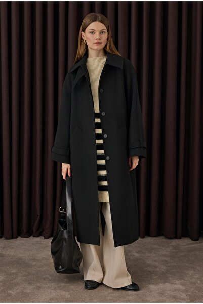 HEQA Παλτό με λεπτομέρεια γιακά σε μαύρο χρώμα