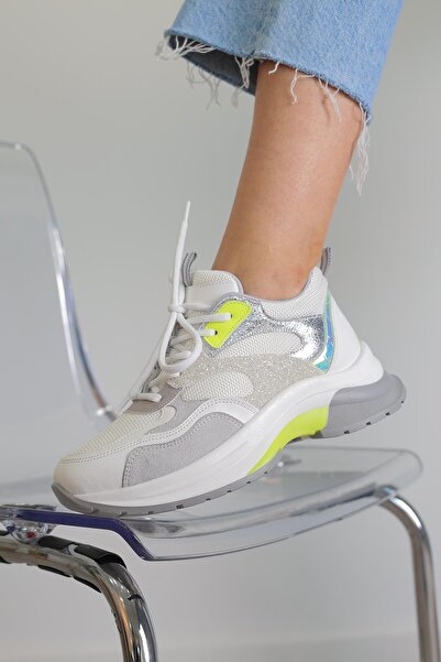 Stil Durağı حذاء رياضي موديل ST30162 للموسم الجديد بنعل 5 سم مع لمسات فضية