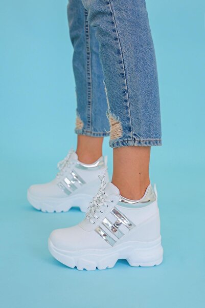 Stil Durağı حذاء رياضي LUCASU موديل 9 سم بنعل مبطن للموسم الجديد، لون فضي