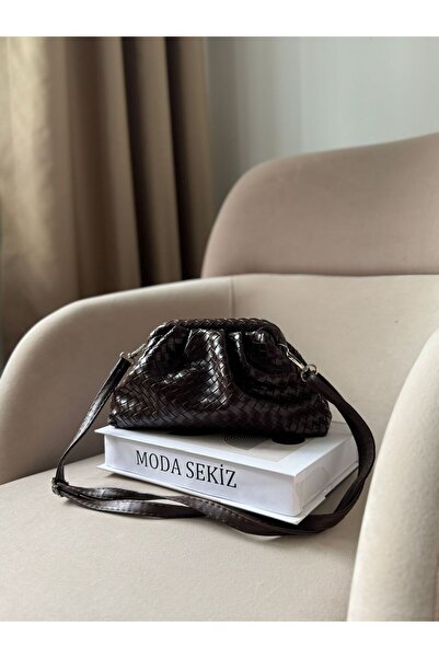 Moda Sekiz حقيبة يد نسائية بنمط محبوك وحزام كتف متقاطع، بلون بني غامق ونمط مم...