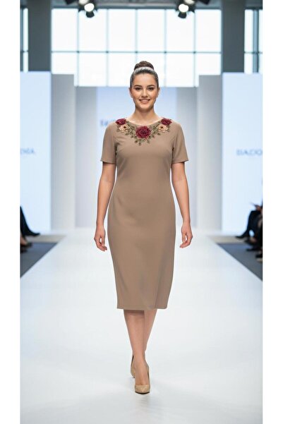 Nidya Moda Kadın Vizon Büyük Beden Gelincik Aplik Yaka Abiye Elbise