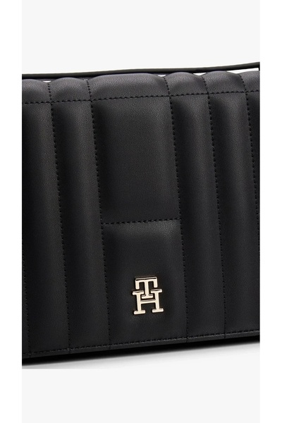 Tommy Hilfiger NŐI VÁLTÓTÁSKA AW0AW17454-BDS