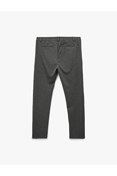 Koton Παντελόνι από ύφασμα με ριγέ πλισέ με κανονική εφαρμογή με μείγμα βισκόζης