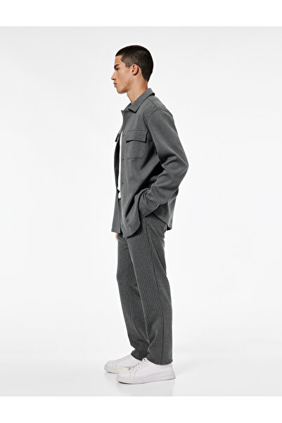 Koton Παντελόνι από ύφασμα με ριγέ πλισέ με κανονική εφαρμογή με μείγμα βισκόζης