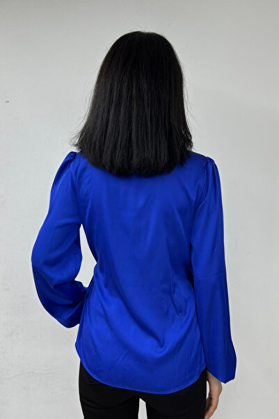 thesunfyre ΓΥΝΑΙΚΕΙΑ Σατέν μπλούζα με λαιμόκοψη V, ελαστικό μανίκι, ημι-παγιέτες, κορδόνι στο πλάι και λεπτή εφαρμογή