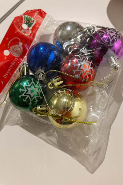 Arenes Yılbaşı Süsleri 6 Lı Set Renkli Desenli Parlak Toplar 4 cm Ağaç Süsü