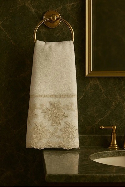 Modares Store منشفة يد ووجه من الدانتيل الفرنسي المخملي من أنكا، لون كريمي، م...