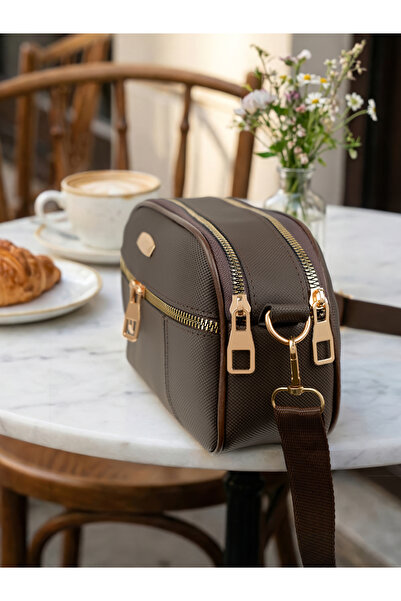 Rosmod Γυναικεία τσάντα χεριού και ώμου με φερμουάρ τριών τμημάτων σε καφέ χρώμα