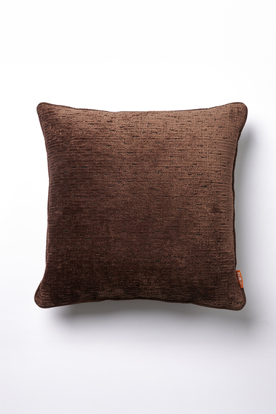 THE KUN غطاء وسادة مسطح بتفاصيل منسوجة ذاتياً من شونيلي - بني داكن