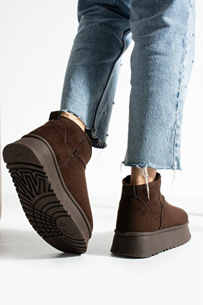 butiksosyete38 Γυναικείο μποτάκι μαύρισμα με χοντρή σόλα με γούνα στο εσωτερικό με απλό σχέδιο