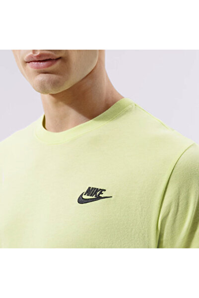 Nike Sportswear Club Men's Green T-Shirt