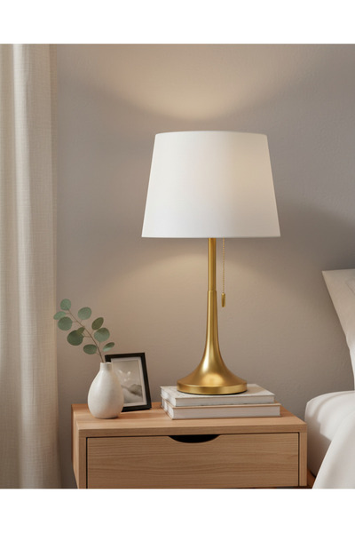 REDTAG مصباح طاولة بقاعدة معدنية ذهبية