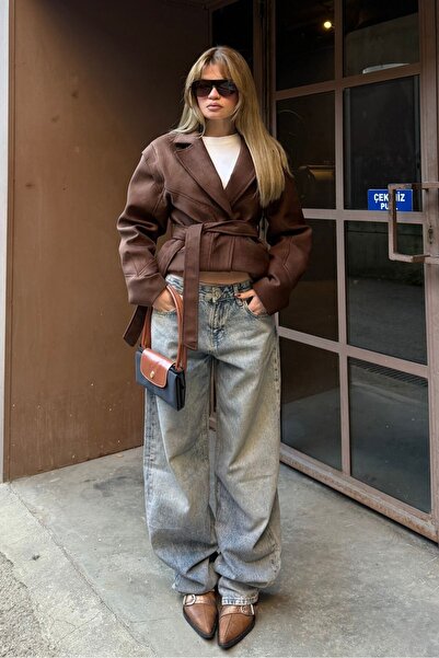 bases. Baggy Fit Barrel Jeans