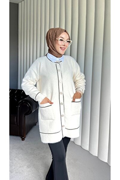 Thebomb Burcu Crew Neck Buttoned Cardigan