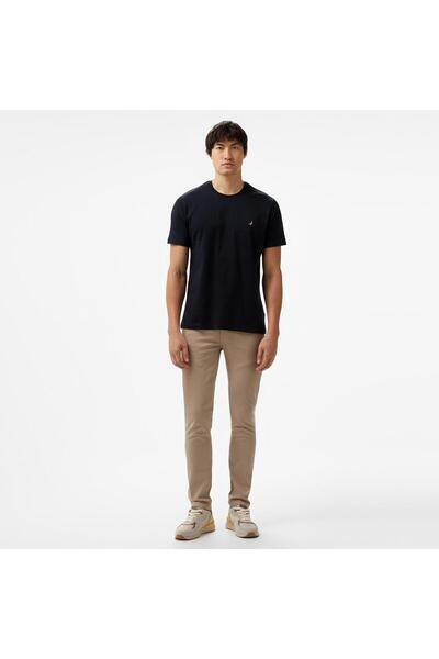 Nautica Men's Black Standard Fit T-Shirt