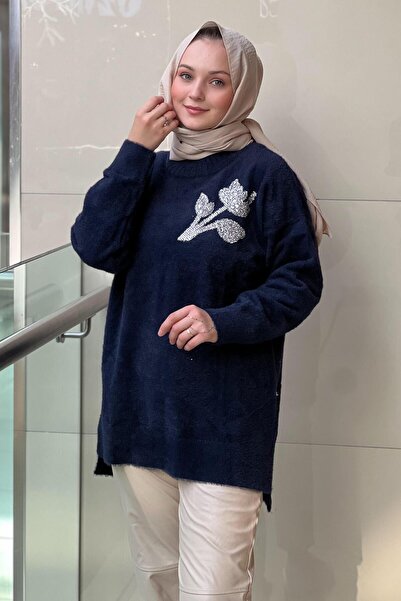 Nuss Zero Neckline Tulip Stone Embroidered Angora Tunic