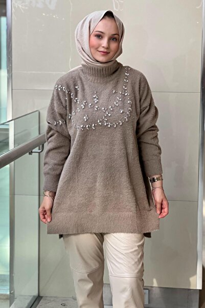 Nuss O-Neck Crystal Stone Embroidered Angora Tunic